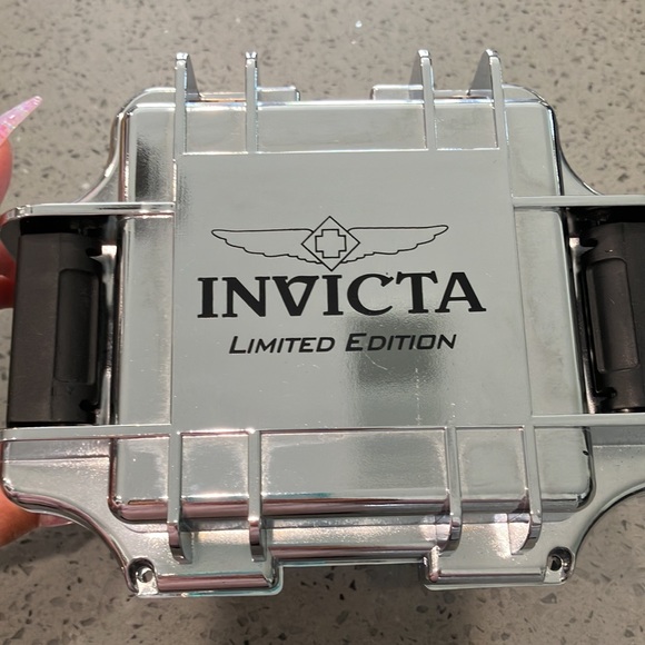 NWT Limited Edition Invicta Watch - Picture 4 of 4